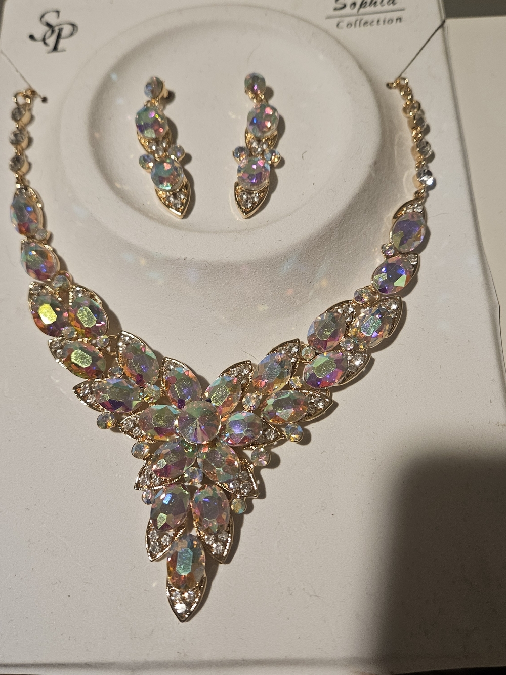 ***NWOT***Iridescent Gold Necklace & Earring Set